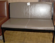 диван для посетителей